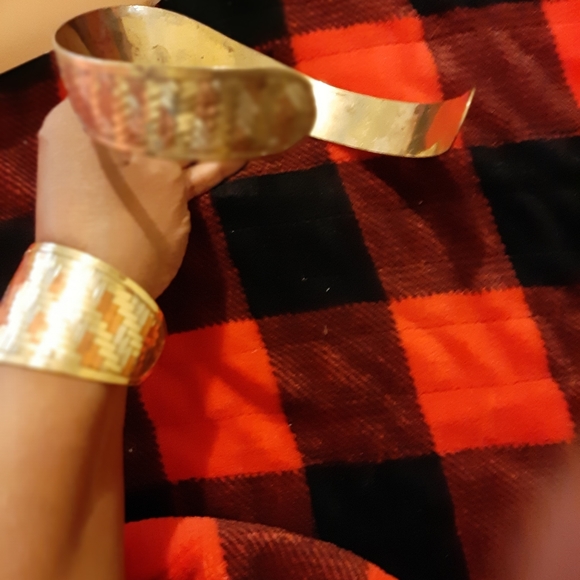 Chocker & Bracelet - Picture 4 of 9